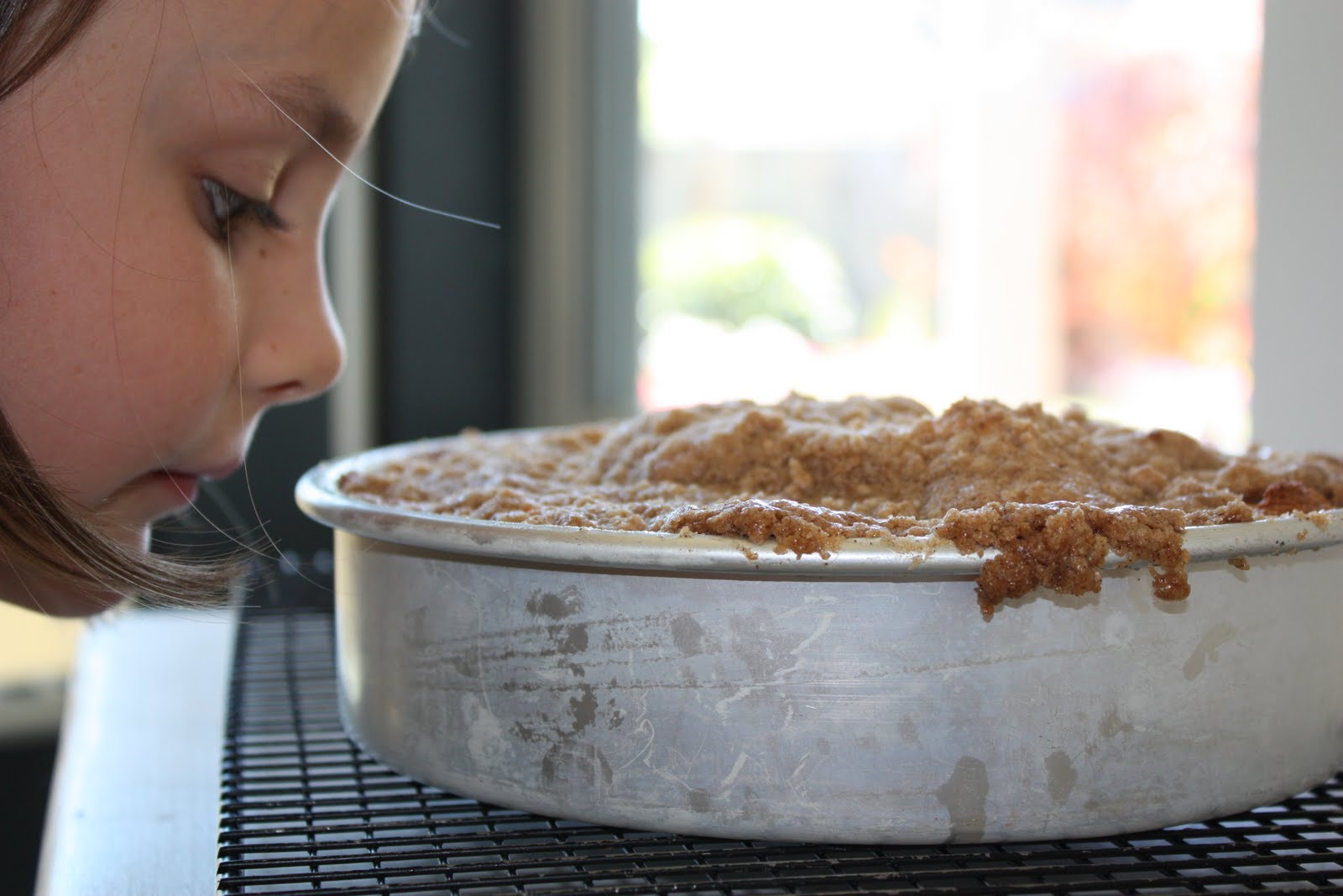 Delicious Gluten Free Baking: Gluten Free Cherry Crumble Cake