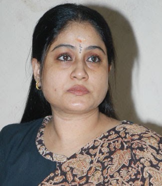 325px x 374px - Vijayashanthi blames andhra heroes