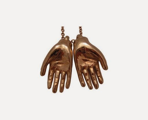 [hands.jpg]