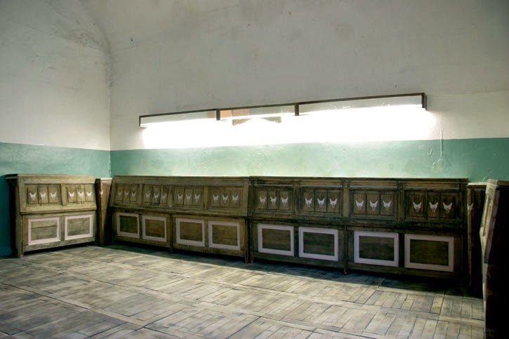 [Vermut_Hall.jpg]