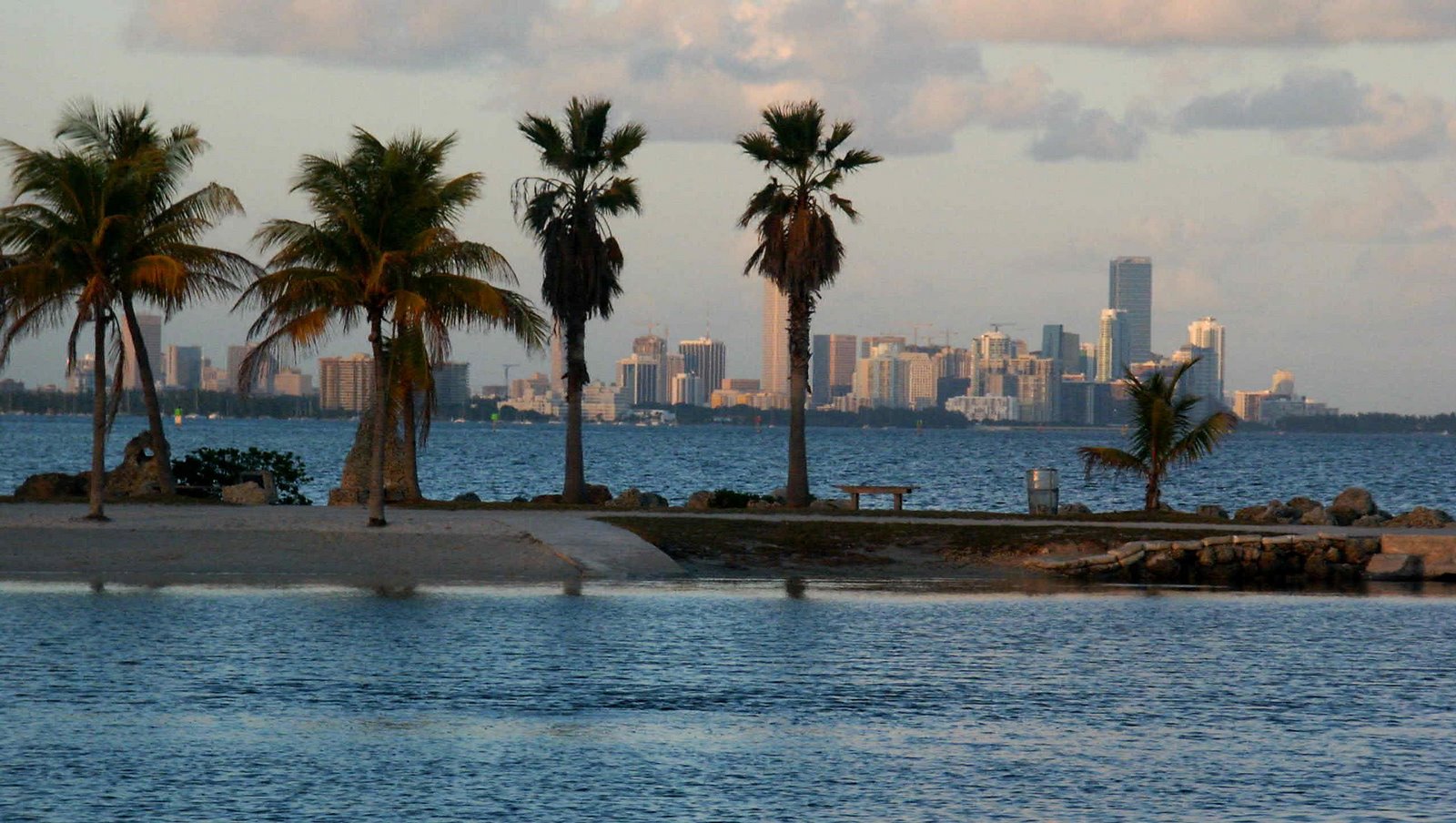 [Miami+Skyline.JPG]