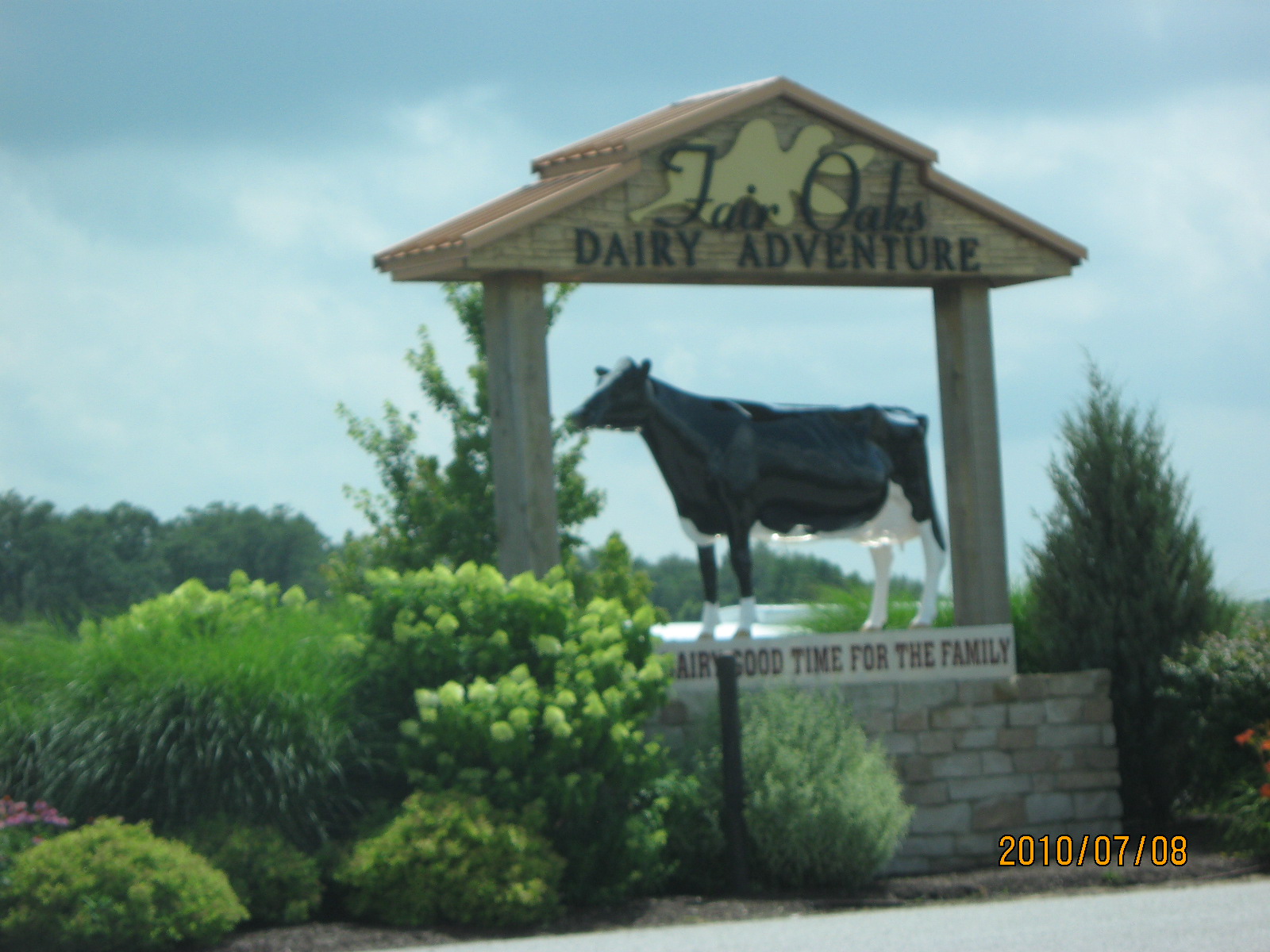 The Hand Crafted Family Fair Oaks Dairy