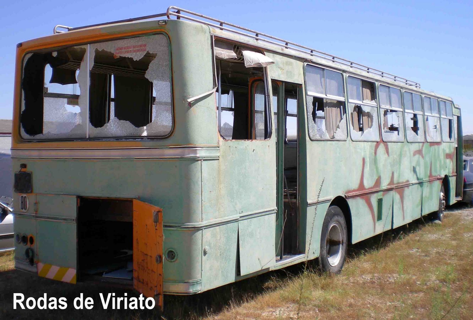 [utic+aec+pintado+tras.jpg]