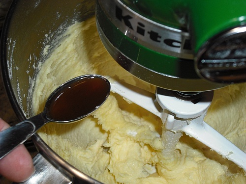 Culinary Alchemy: Smitten with Mittens - Lemon Drop Shortbread