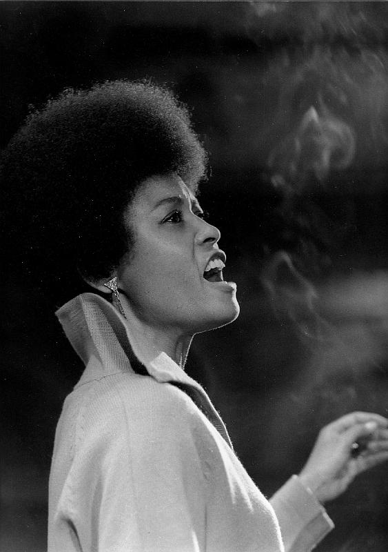 BLACK IS BEAUTIFUL ! ABBEY LINCOLN!A GREAT BLACK JAZZ SINGERNOW 73