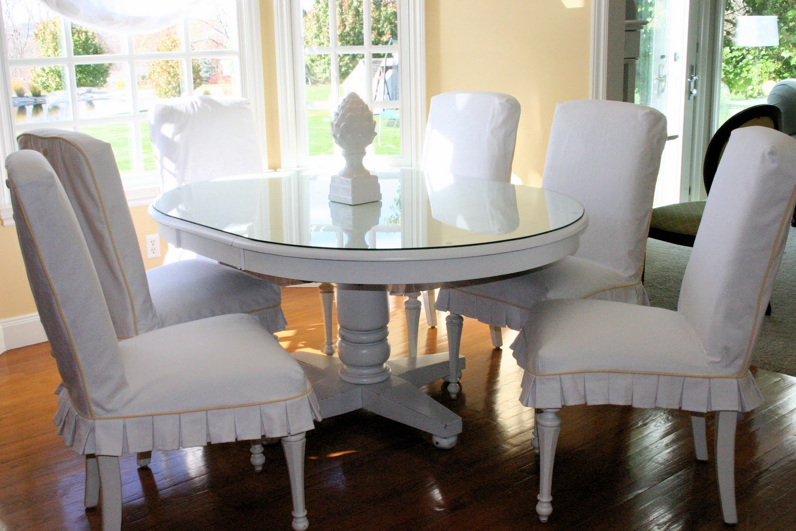 checkitoff: Slipcovers & a Painted White Kitchen Table