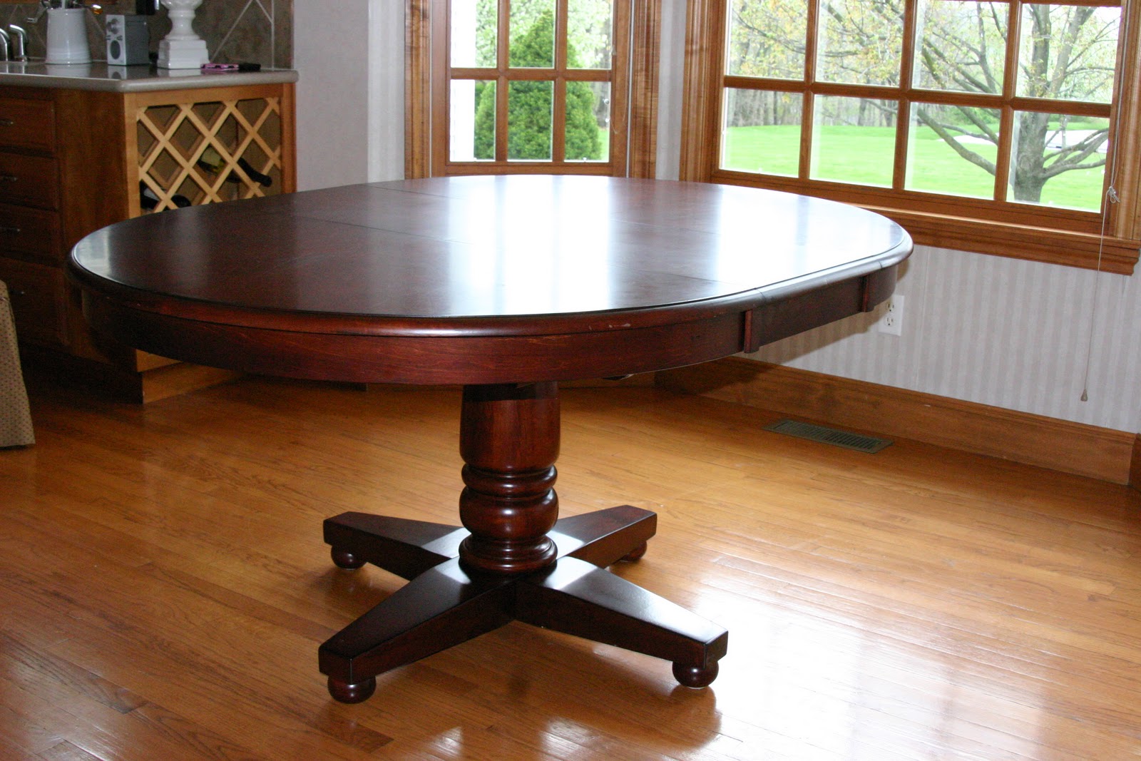 checkitoff: Slipcovers & a Painted White Kitchen Table