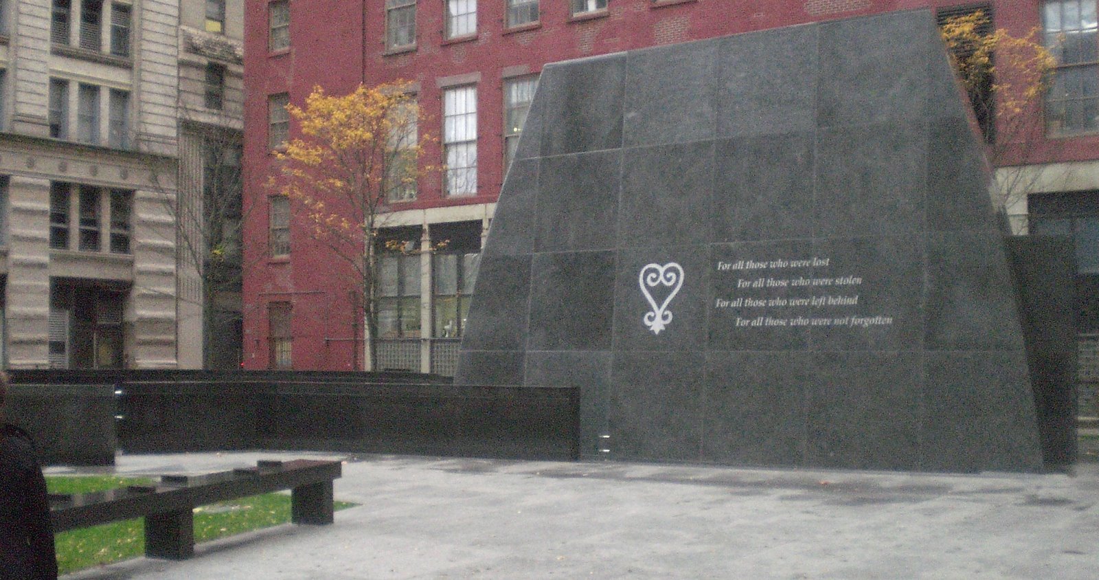 [SlaveMemorial.jpg]