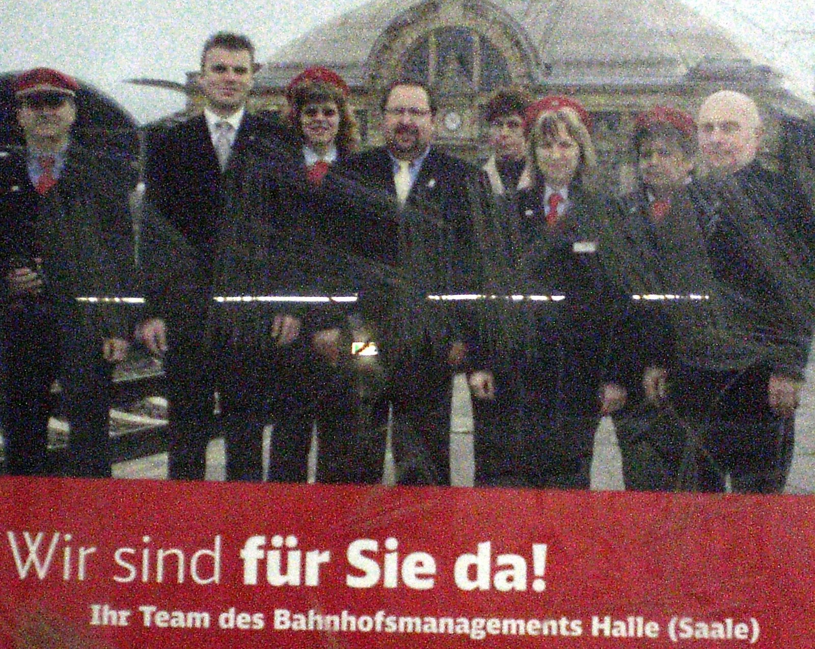 [bahnhof+team.jpg]