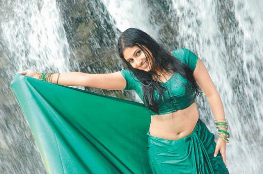 south india mallu actress Monica showing bra and wet saree sexy images