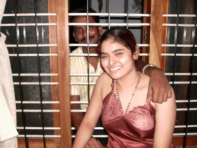 south indian mallu serial actor Sajitha betti  showing bra and naked image gallery