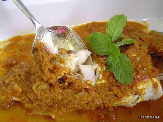 [Steamed+fish+with+spicy+Thai+sauce+009.JPG]