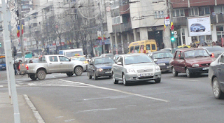 eunublochezintersectia, masini blocate la intersectie pe Independentei in Iasi