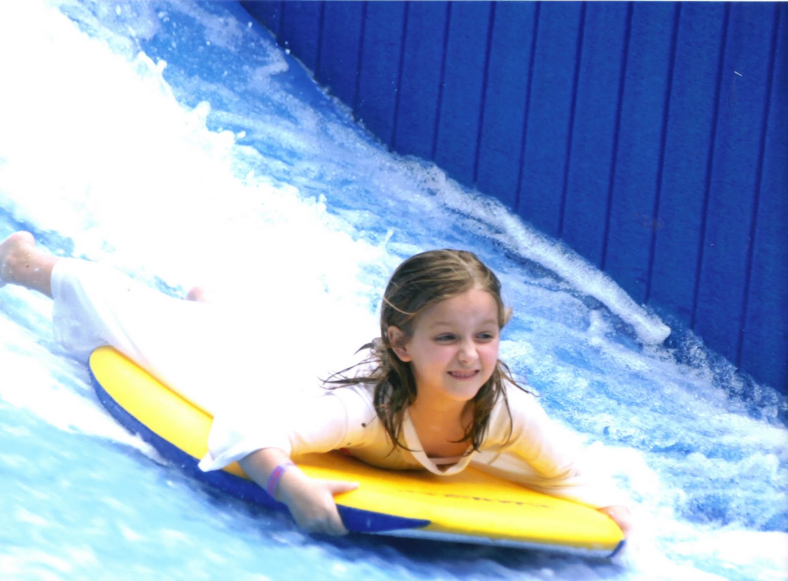 [Amelia+surfing.jpg]