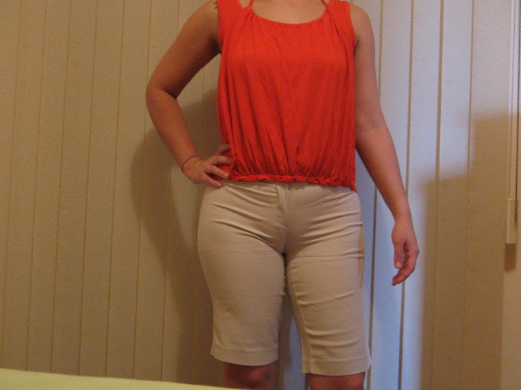 Blusinha Laranja e Bermuda Cru