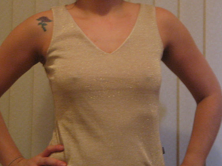 Blusinha dourada clara