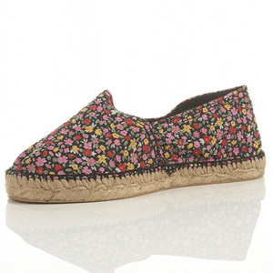 Pocket Full of Cupcakes: Straw + Shoes = GENIUS..... A love for Espadrilles