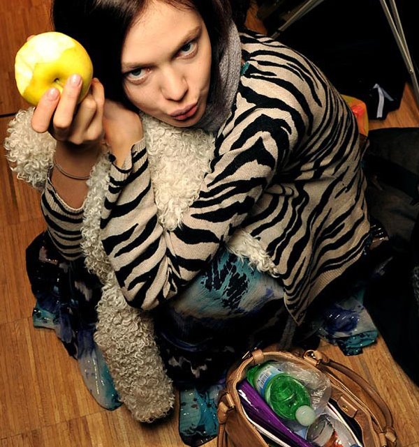 [kinga_rajzak_apple.jpg]