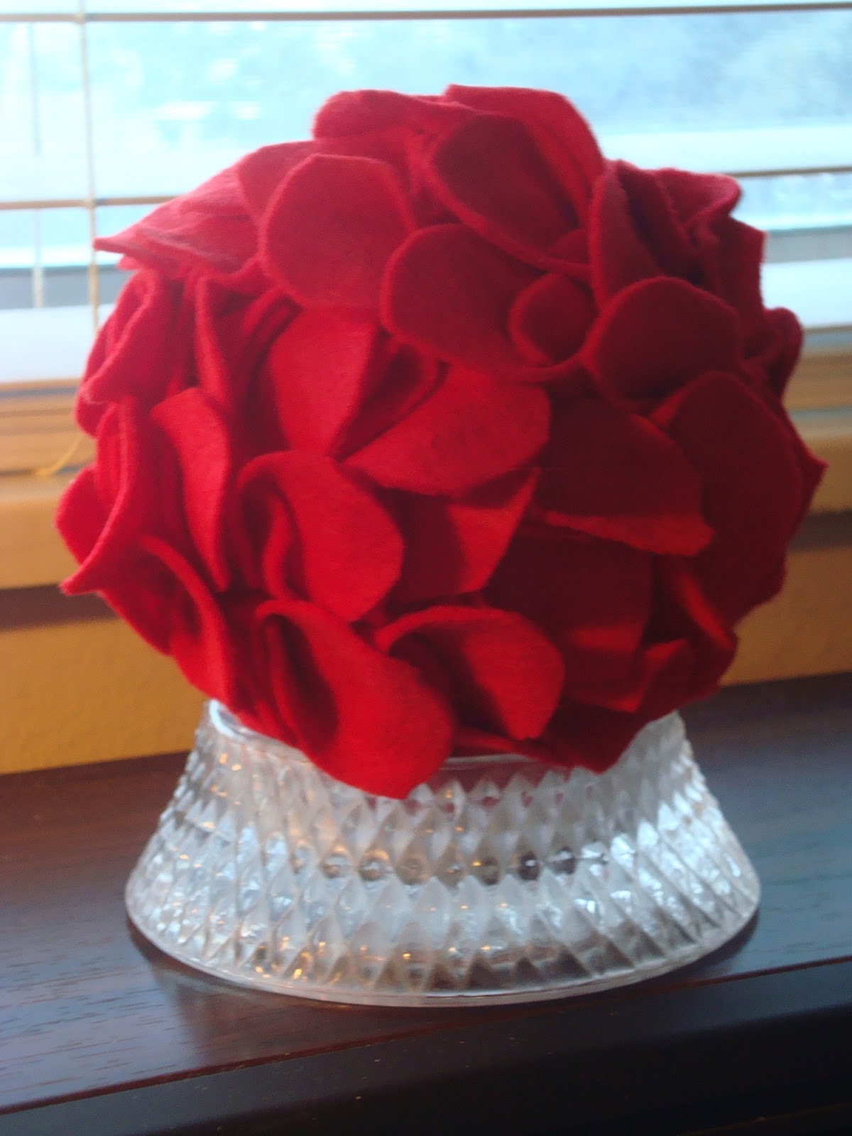 Nat Mac's Knick Knacks Felt Flower Ball