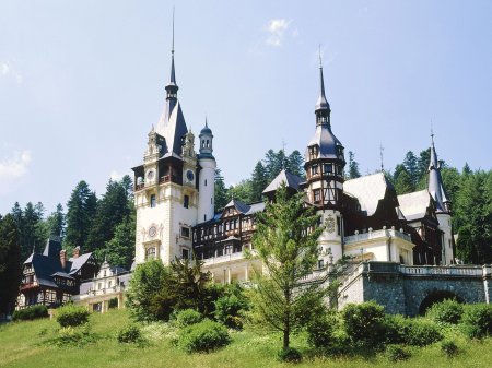 [1225915662_peles-castle-transylvania-romania-713062.jpg]