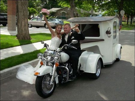 [unusual+wedding+transport+flickzzz.com+004-750947.jpg]