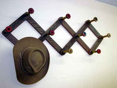 expandable hat and coat rack
