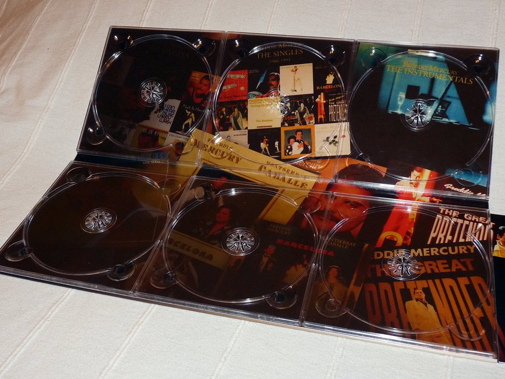 [freddie_mercury_collection_08.jpg]