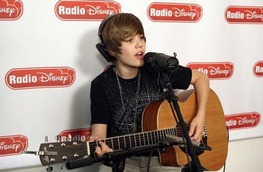 [Justin+Bieber+-+Radio+Disney.bmp]