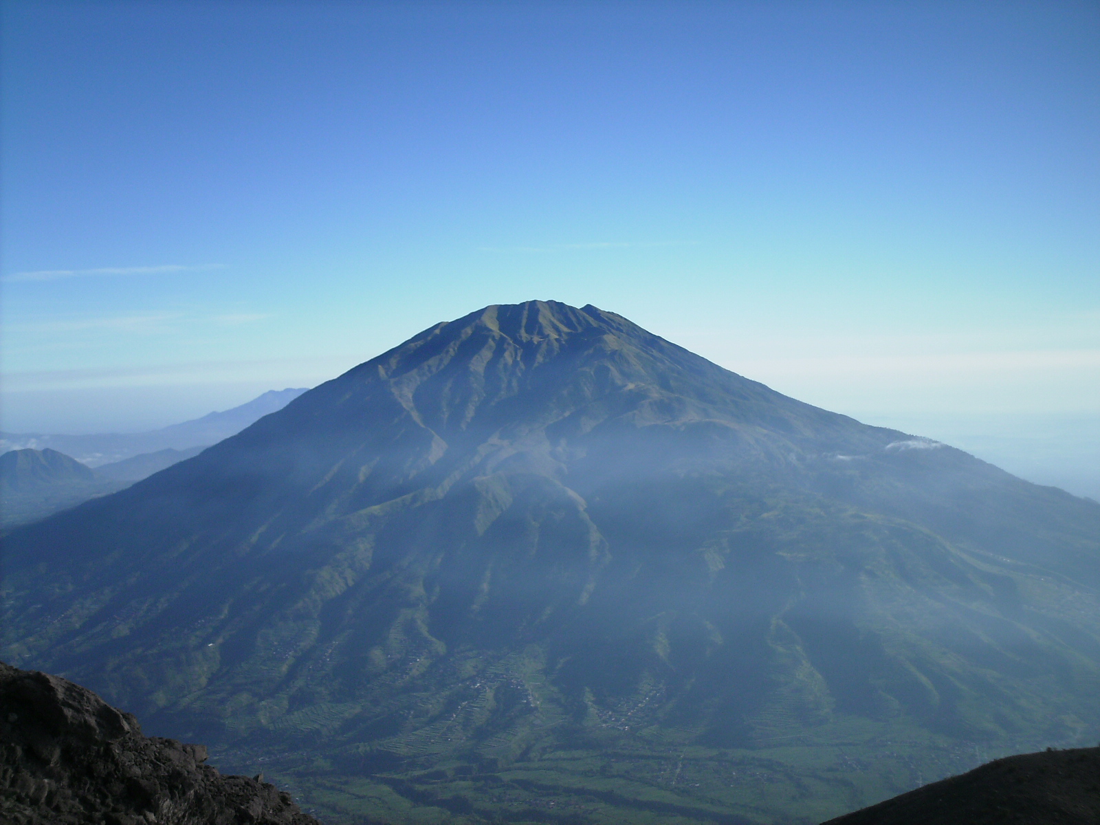 zhilong Gambar Gunung Merbabu di Jawa Tengah