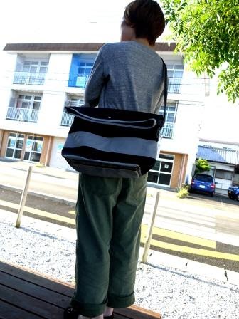 最終値下げ】シノワズリ 瓢箪形 鼻煙壺 青銅? 漢詩 人物 彫り 落款