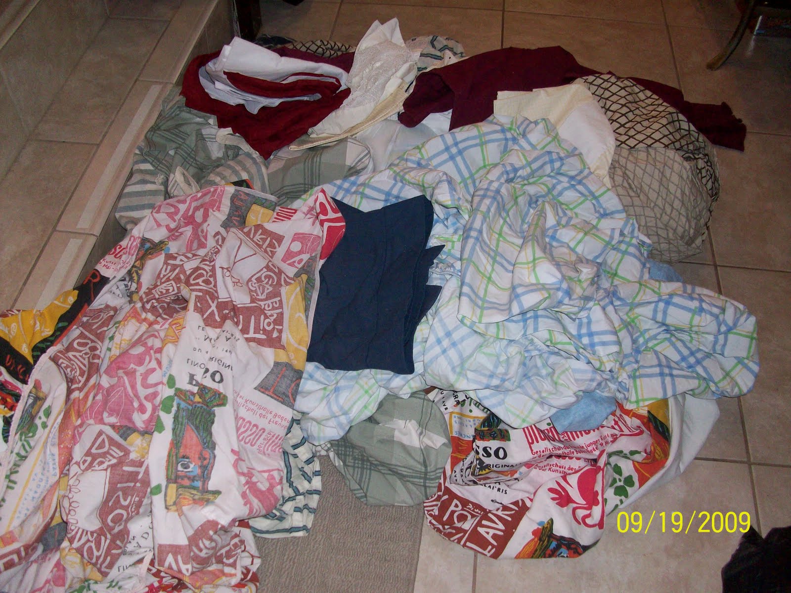 [Sheets+and+Clutter.jpg]
