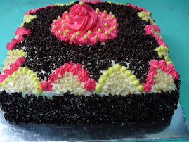 Kek Coklat Moist bersalut beberas coklat