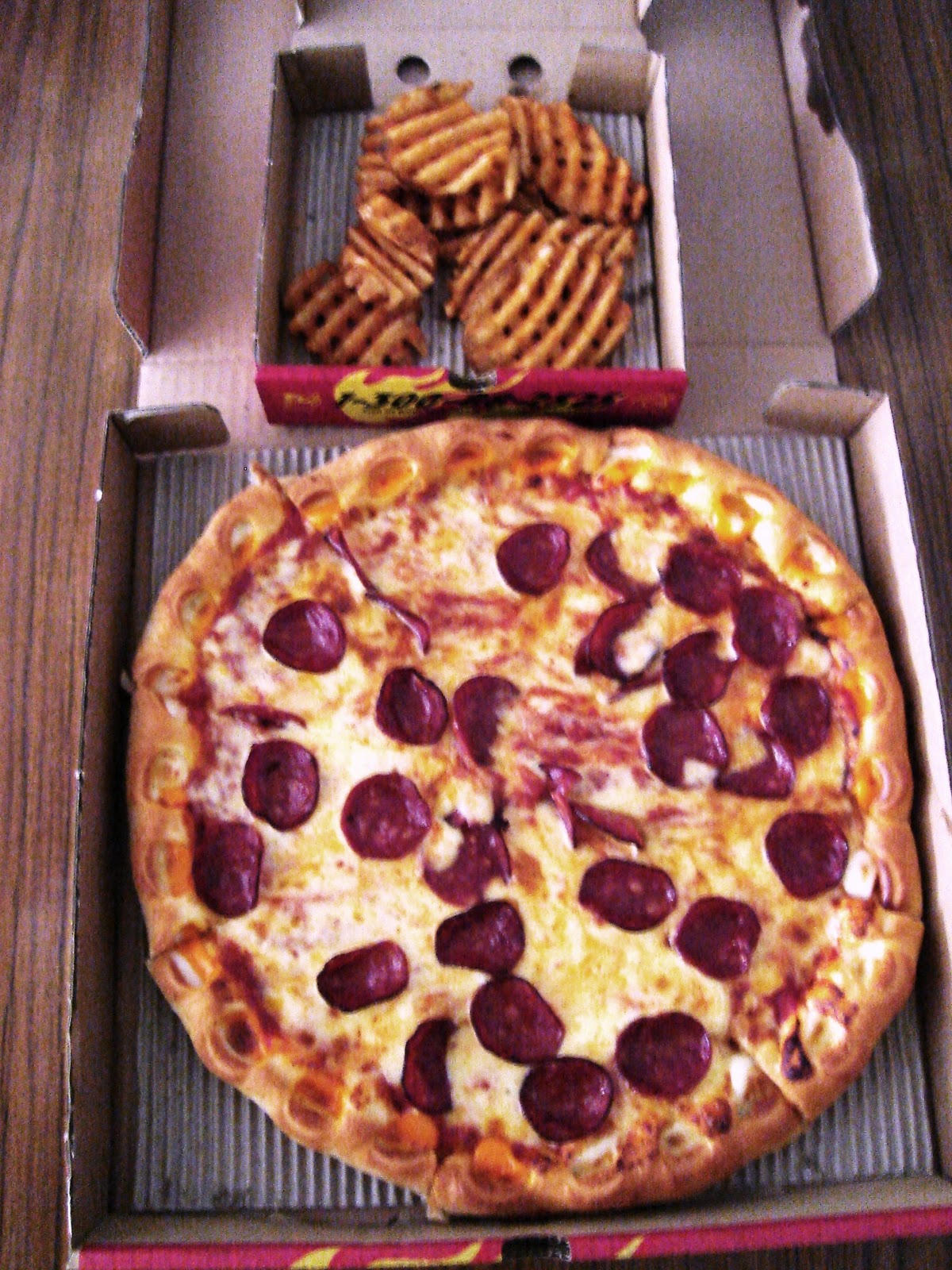 UTOPIA Pizza Hut &quot;Cheesy Lava&quot; Pizza