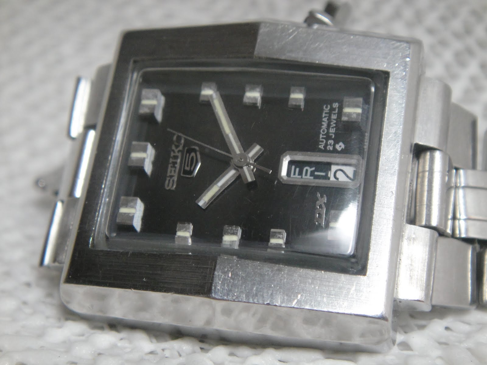 seiko 5 automatic square face