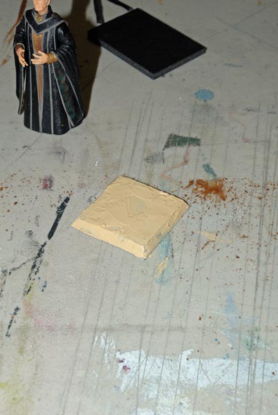 [palpatinestatue102.jpg]