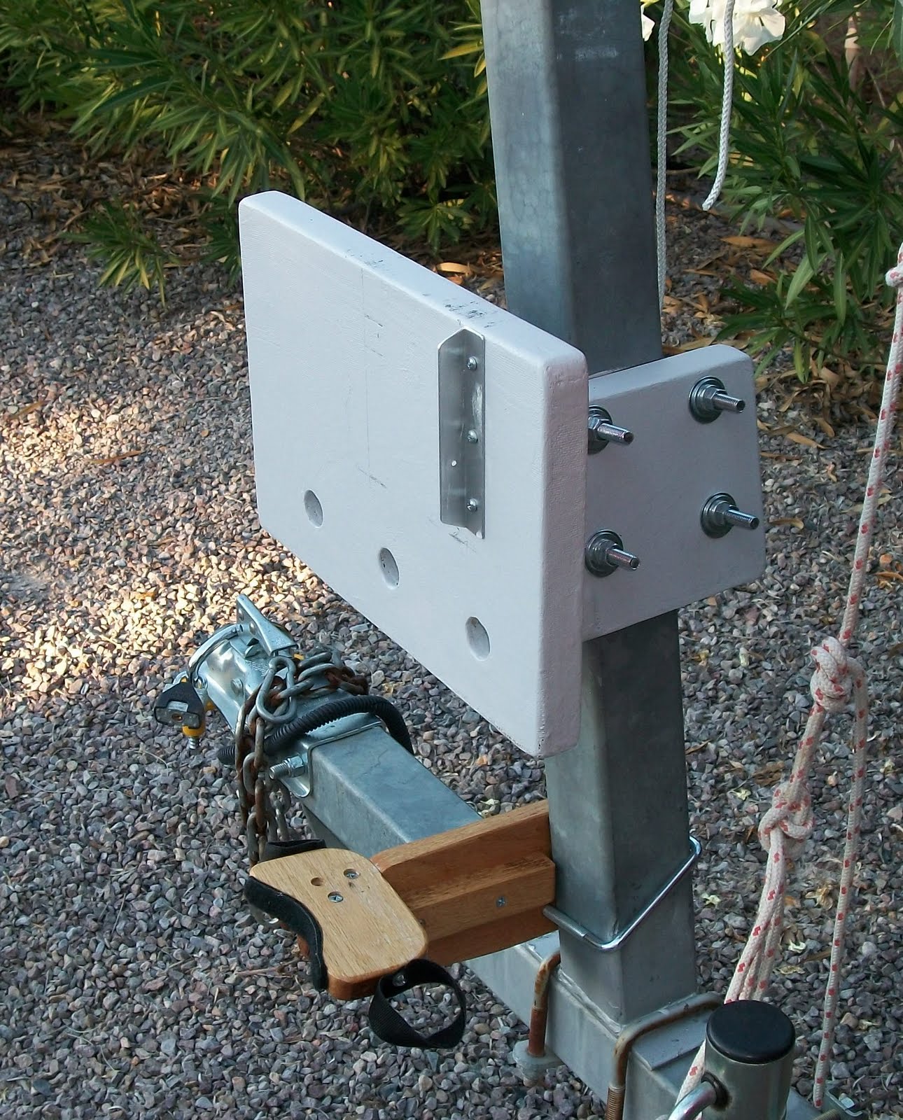 mounting outboard motor on sailboat