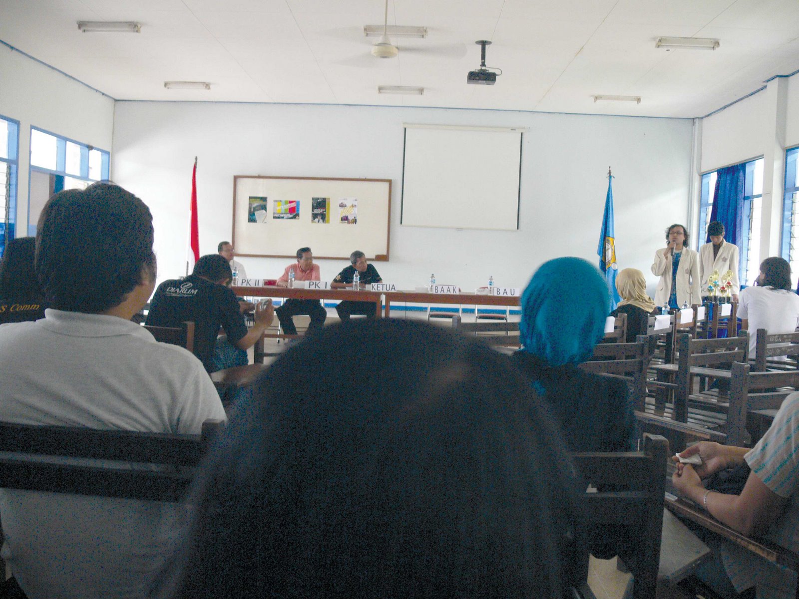 [Diskusi-mencari-solusi-bukan-Kontroversi.jpg]