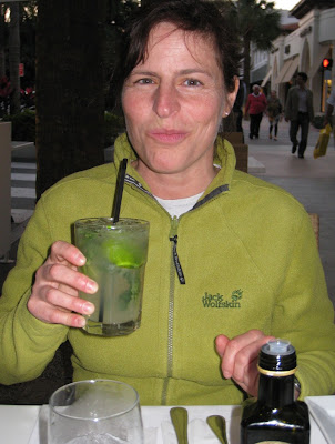Barbara mit Mojito in Miami Beach Barbara mit Mojito in Miami Beach