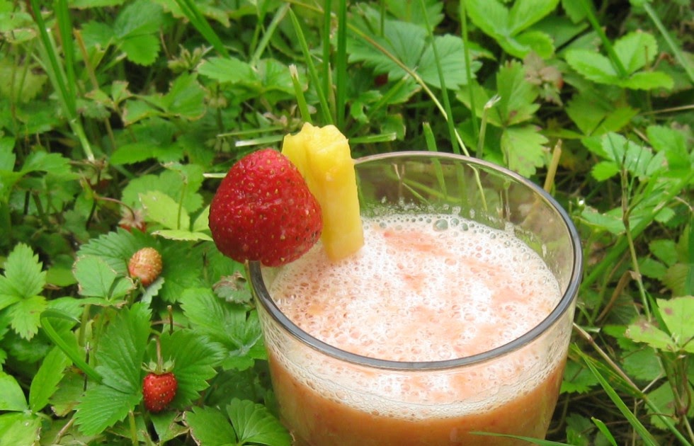 Barbaras Spielwiese: Erdbeer-Ananas-Smoothie