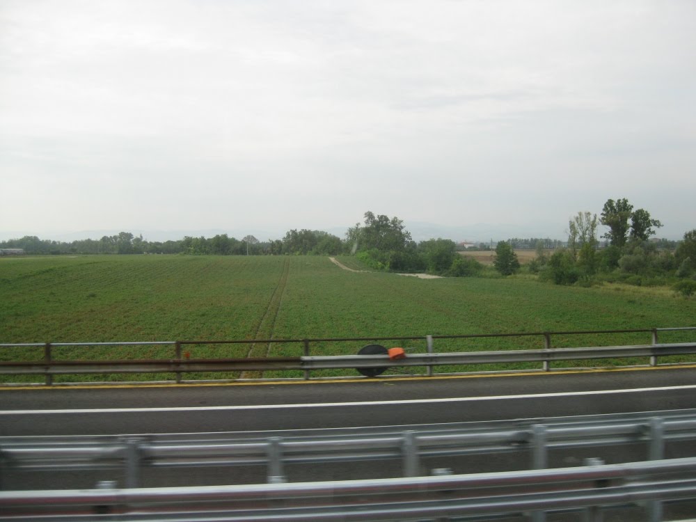 Busfahrt durch die Po-Ebene, Norditalien Busfahrt durch die Po-Ebene, Norditalien