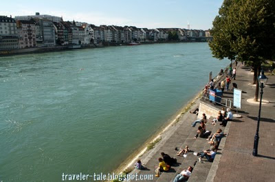 nongkrong deket Rhine