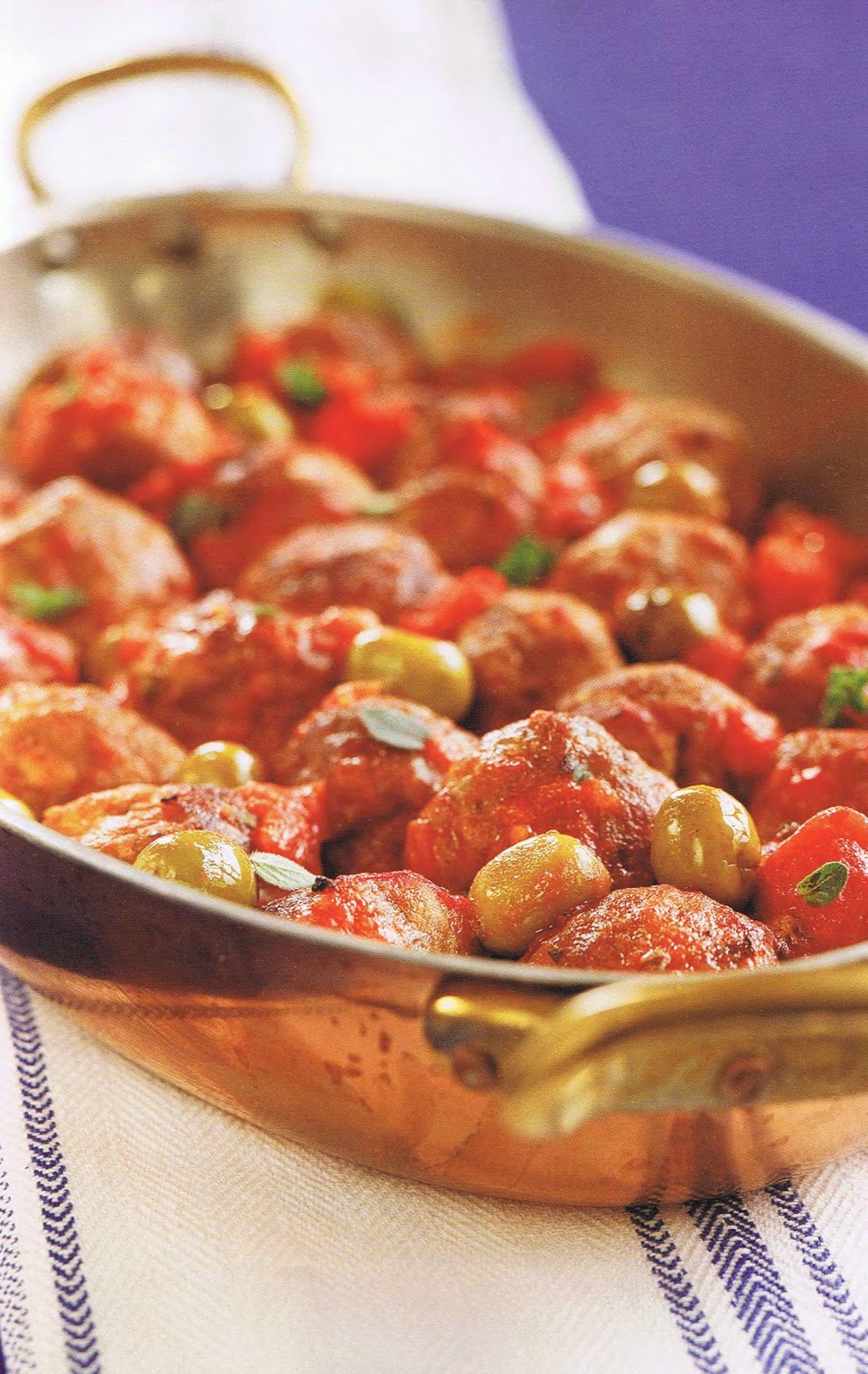 Meatballs with tomatoes and olives Recipe 2 Eat
