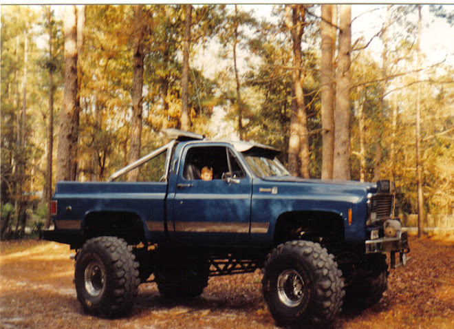 MUD STUD (1) Showing off the rear steering