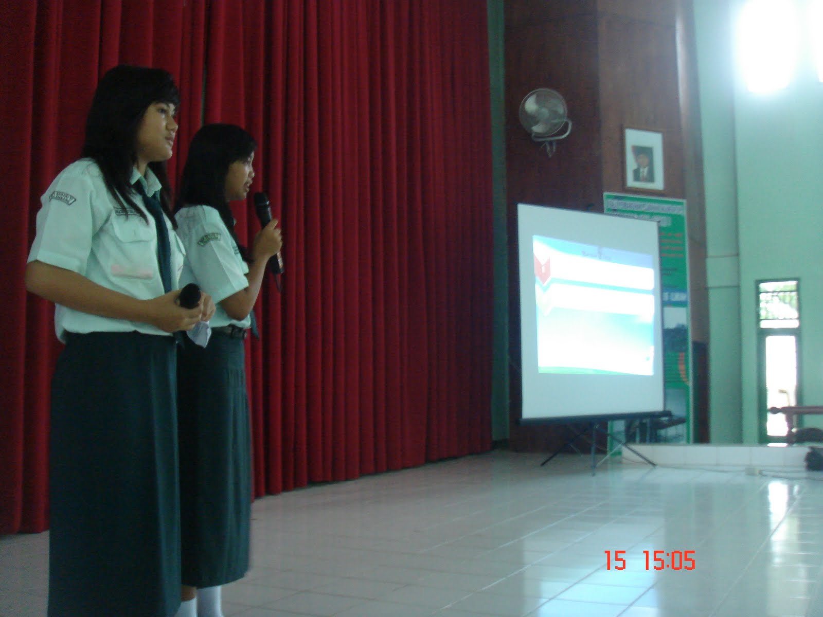 Acara selanjutnya adalah presentasi dari seluruh ekskul yang ada di SMA Plus Negeri 17 Palembang Presentasi dari ekskul Pramuka mengawali kegiatan pada