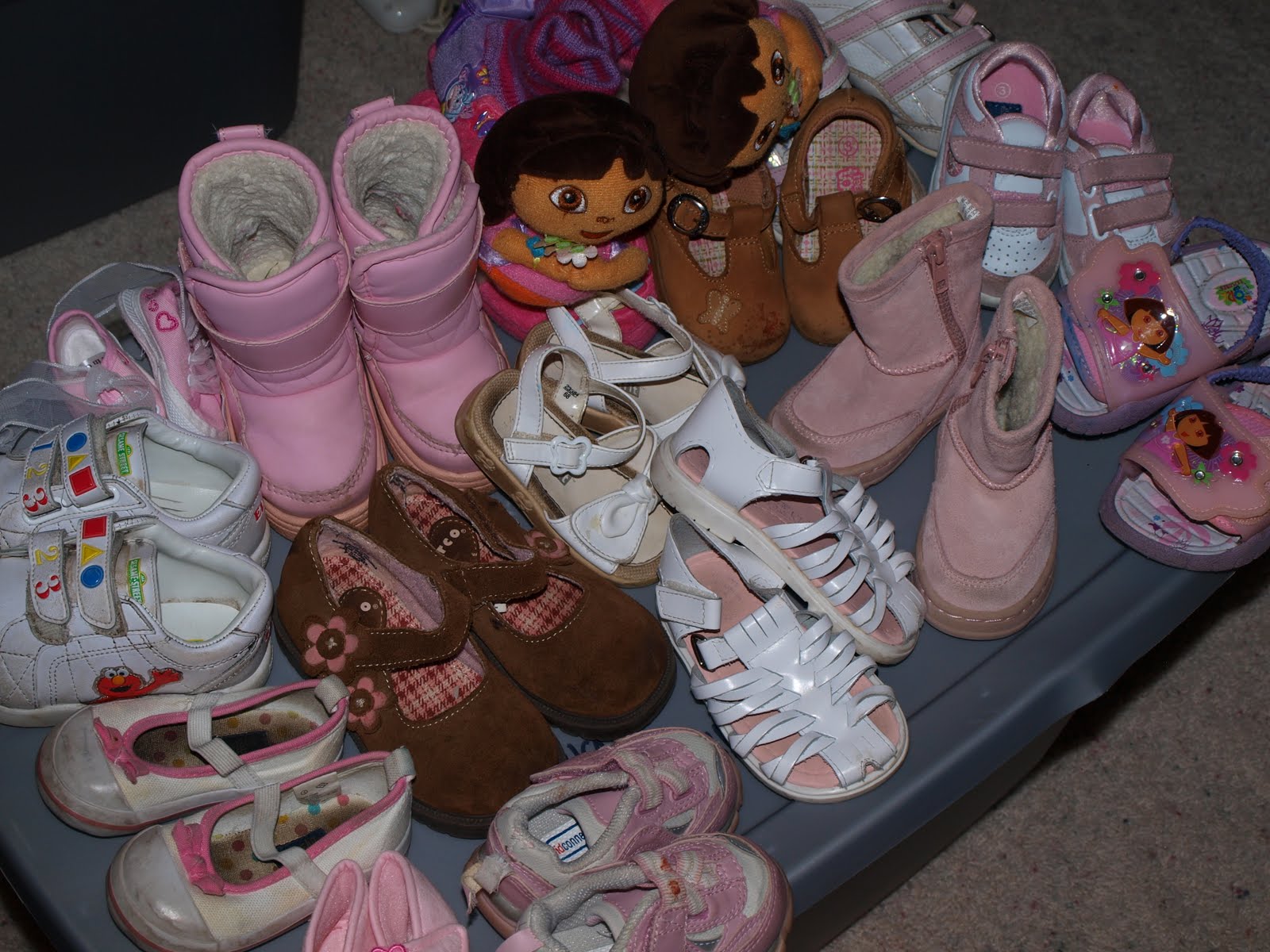 Jeni's Garage Sale Shoes! Shoes! Shoes!