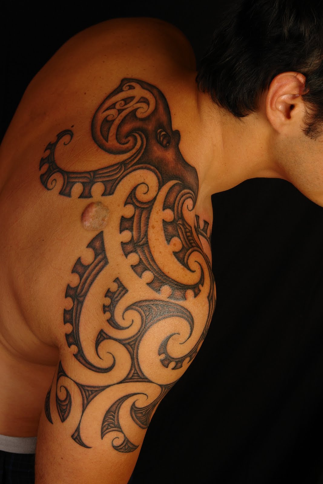 Maori Octopus Design Shoulder