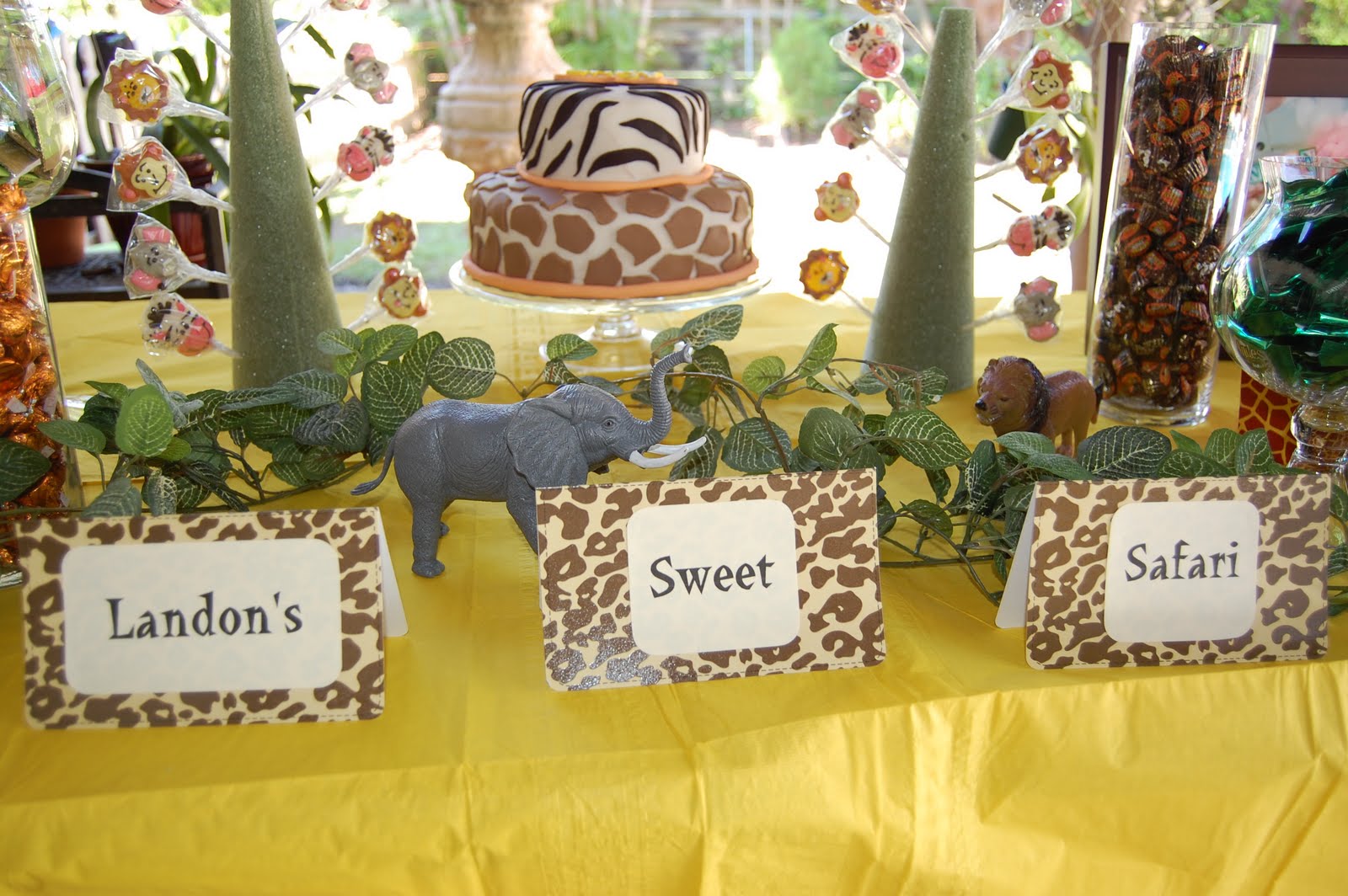 A Flawless Blog: A Sweet Safari Baby Shower