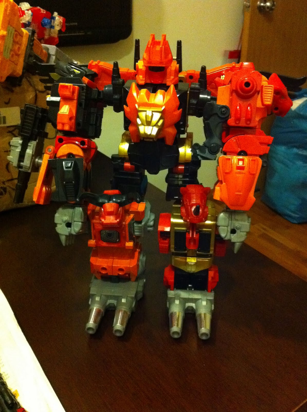 transformers dark predaking toy