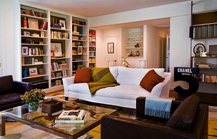 the blue house: julie bowen's LA home