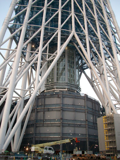 タワー街区の塔体・エントランス工事風景